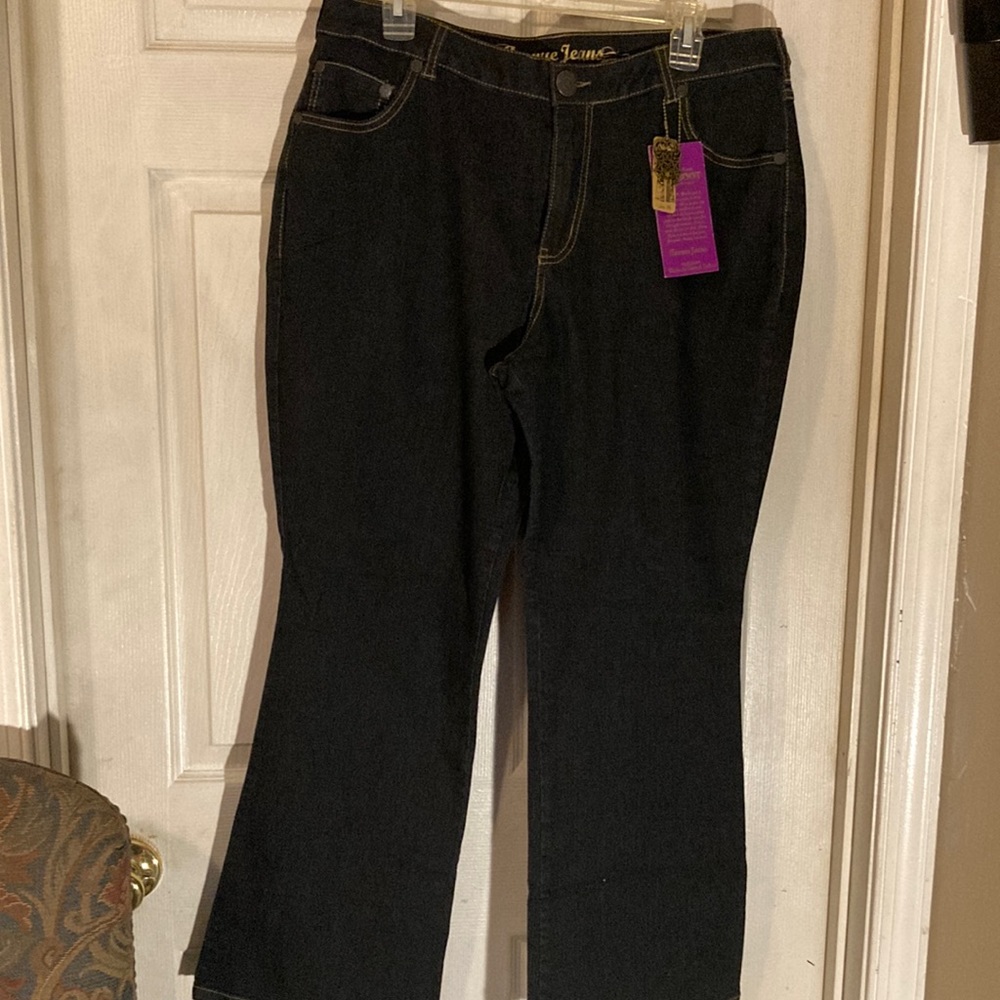 Avenue Boot cut jeans size 16p